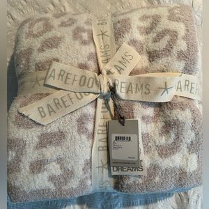 Barefoot Dreams - Barefoot in the Wild Blanket - Color: Cream/Stone 54” X 72”